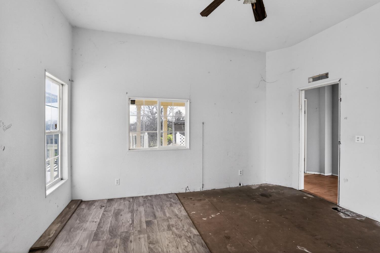7212 Fox Corning, CA 96021 - Photo 31 of 36 a view of an empty room with a window
