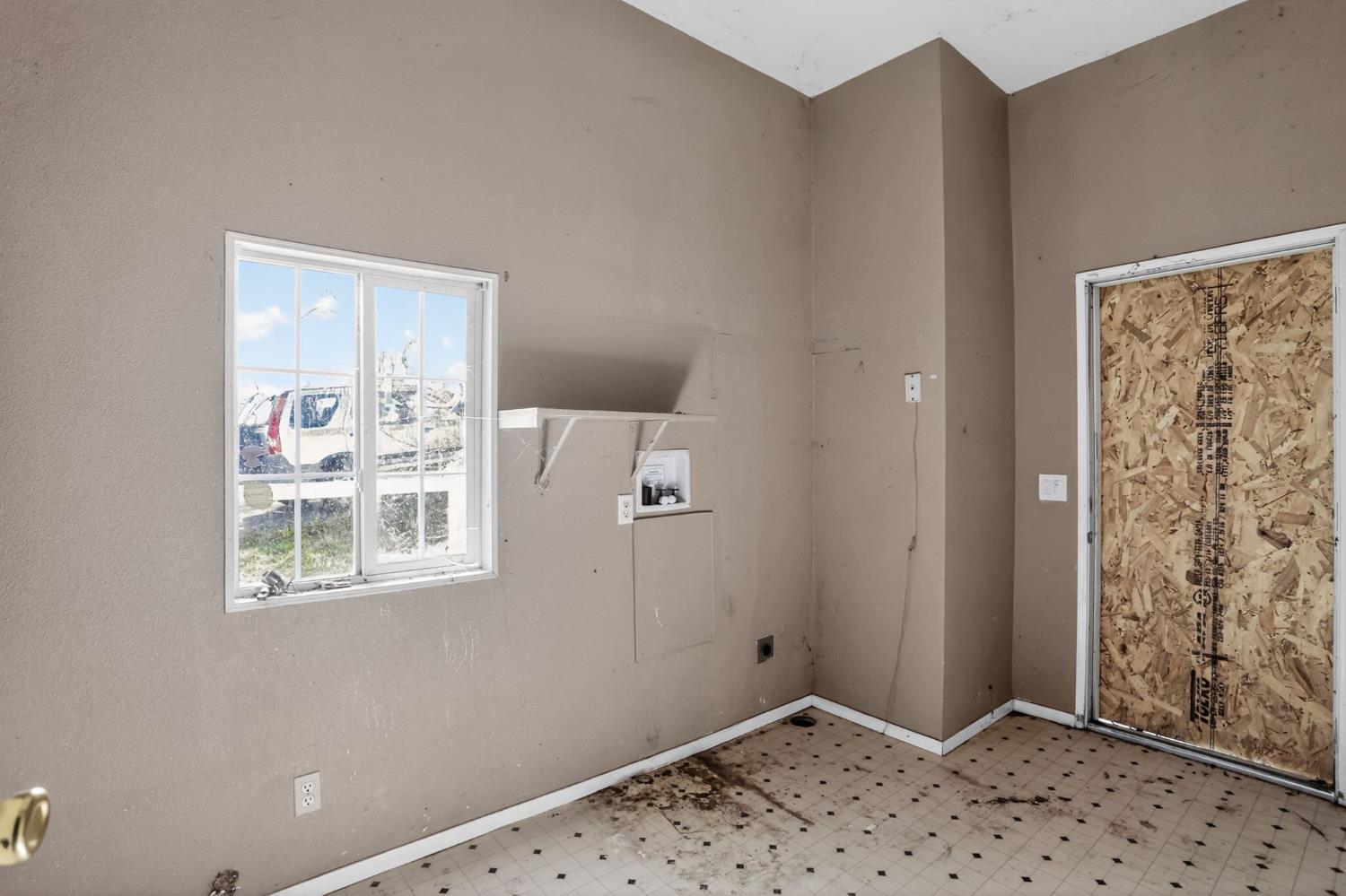7212 Fox Corning, CA 96021 - Photo 35 of 36 a view of a bedroom with wooden floor and a window