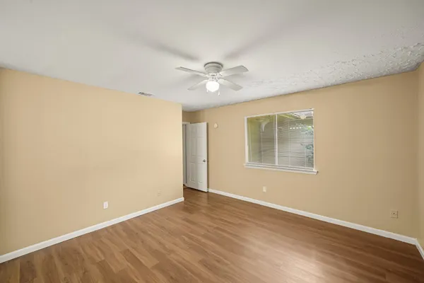 $1,950 | 3714 Embarcadero Drive, Houston, TX 77082
