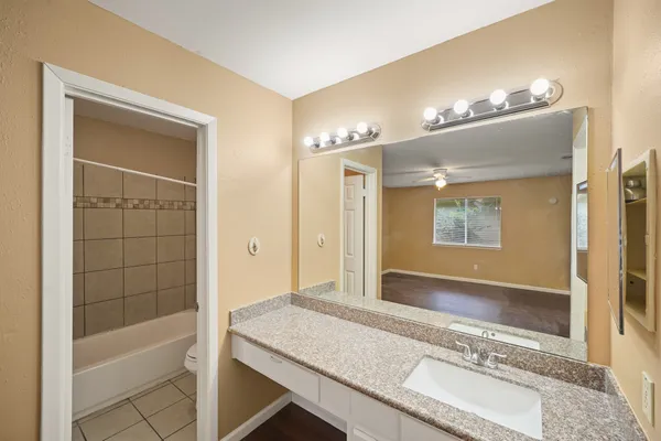 $1,950 | 3714 Embarcadero Drive, Houston, TX 77082
