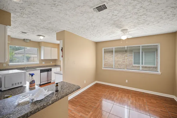 $1,950 | 3714 Embarcadero Drive, Houston, TX 77082