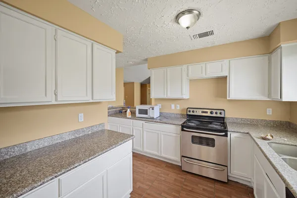 $1,950 | 3714 Embarcadero Drive, Houston, TX 77082