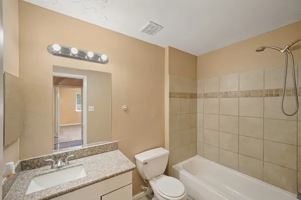 $1,950 | 3714 Embarcadero Drive, Houston, TX 77082