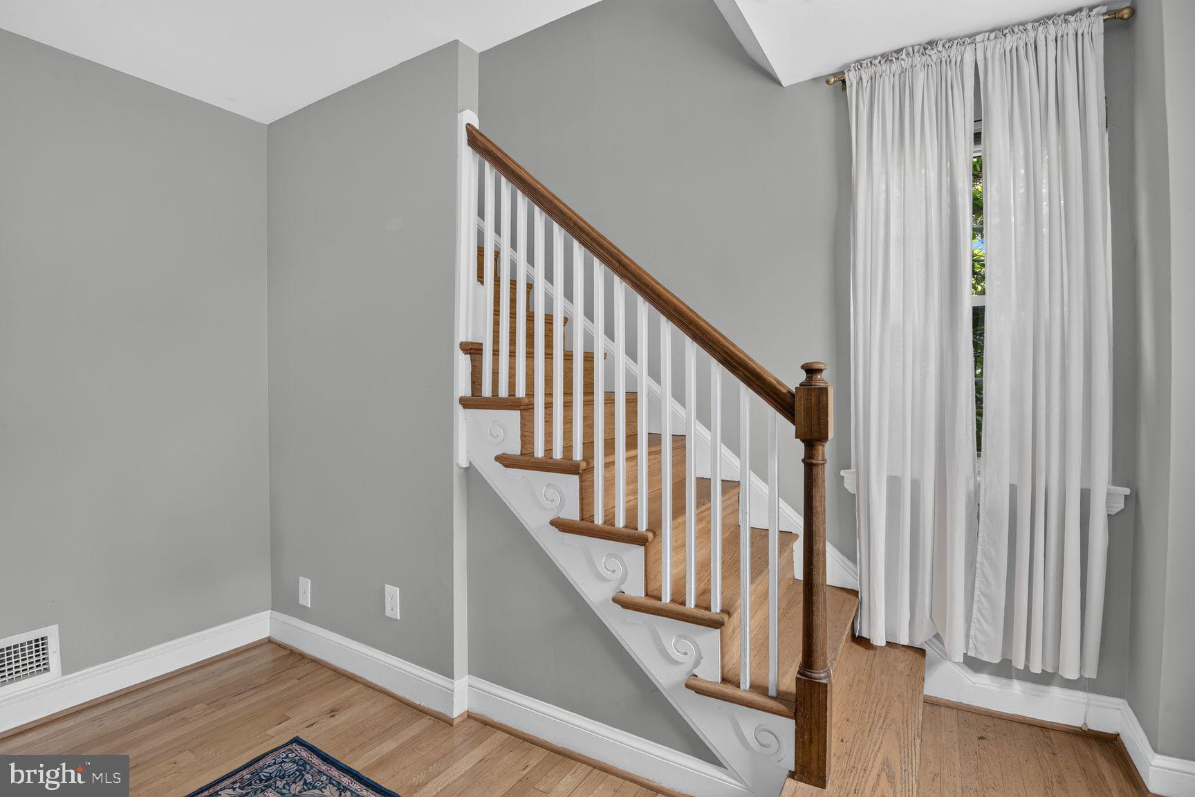 2611 Arvin Street Silver Spring, MD 20902 - Photo 17 of 42 Stairs