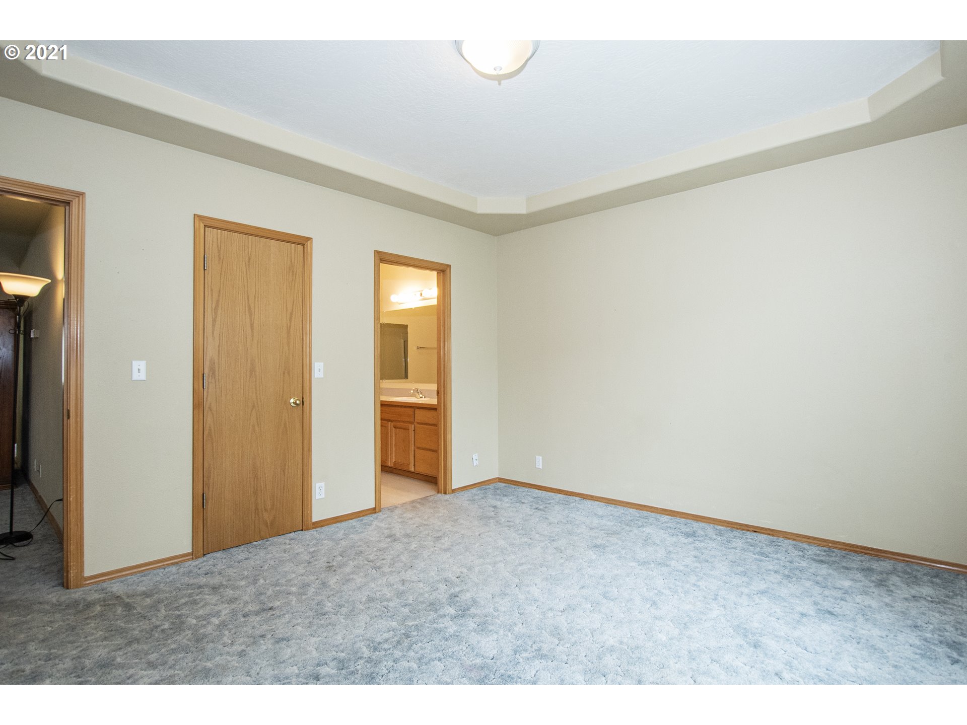 4142 South E Street Springfield, OR 97478 - Photo 15 of 26 a view of an empty room and fire place