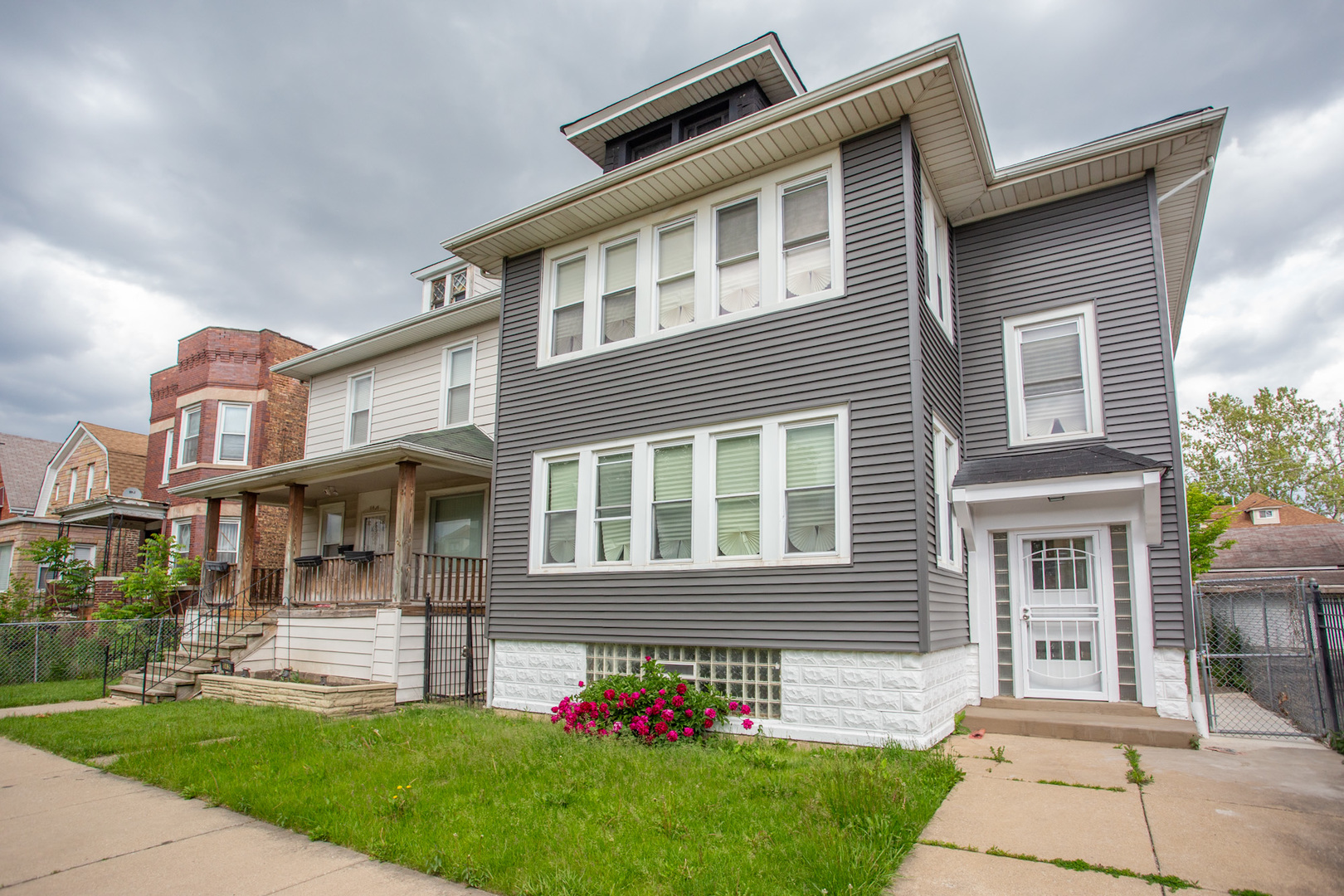11427 South Prairie Avenue Chicago, IL 60628 - Photo 2 of 15