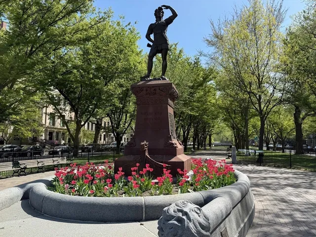 $2,750,000 | 416 Commonwealth Avenue, Unit 301, Boston, MA 02215