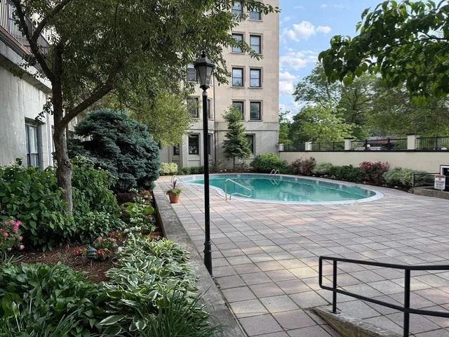 $2,750,000 | 416 Commonwealth Avenue, Unit 301, Boston, MA 02215