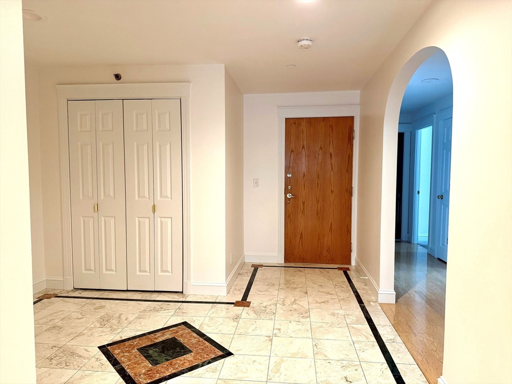 416 Commonwealth Avenue, Unit 301 Boston, MA 02215 - Photo 5 of 24