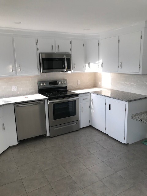 24 Goose Island Road Narragansett, RI 02882 - Photo 9 of 18 Kitchen