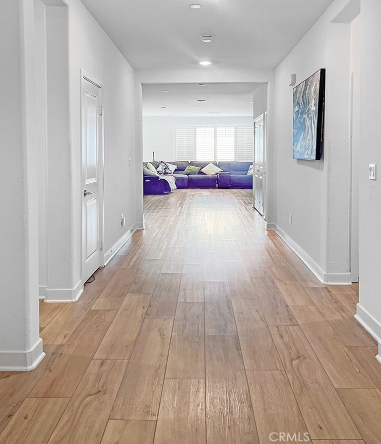 2528 Yellowstone Way Rialto, CA 92377 - Photo 3 of 24