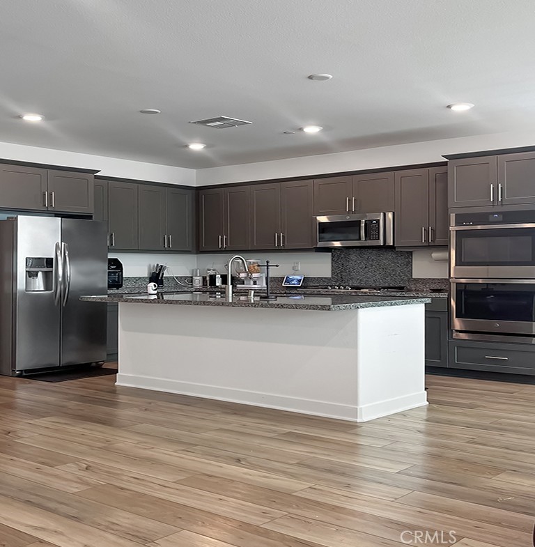 2528 Yellowstone Way Rialto, CA 92377 - Photo 4 of 24