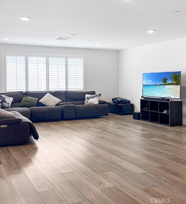 2528 Yellowstone Way Rialto, CA 92377 - Photo 7 of 24