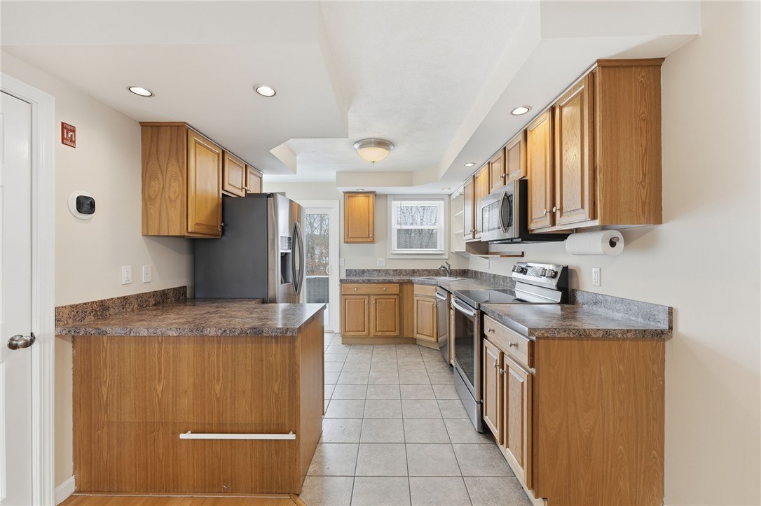 3399 Post Road, Unit 15 Warwick, RI 02886 - Photo 4 of 27