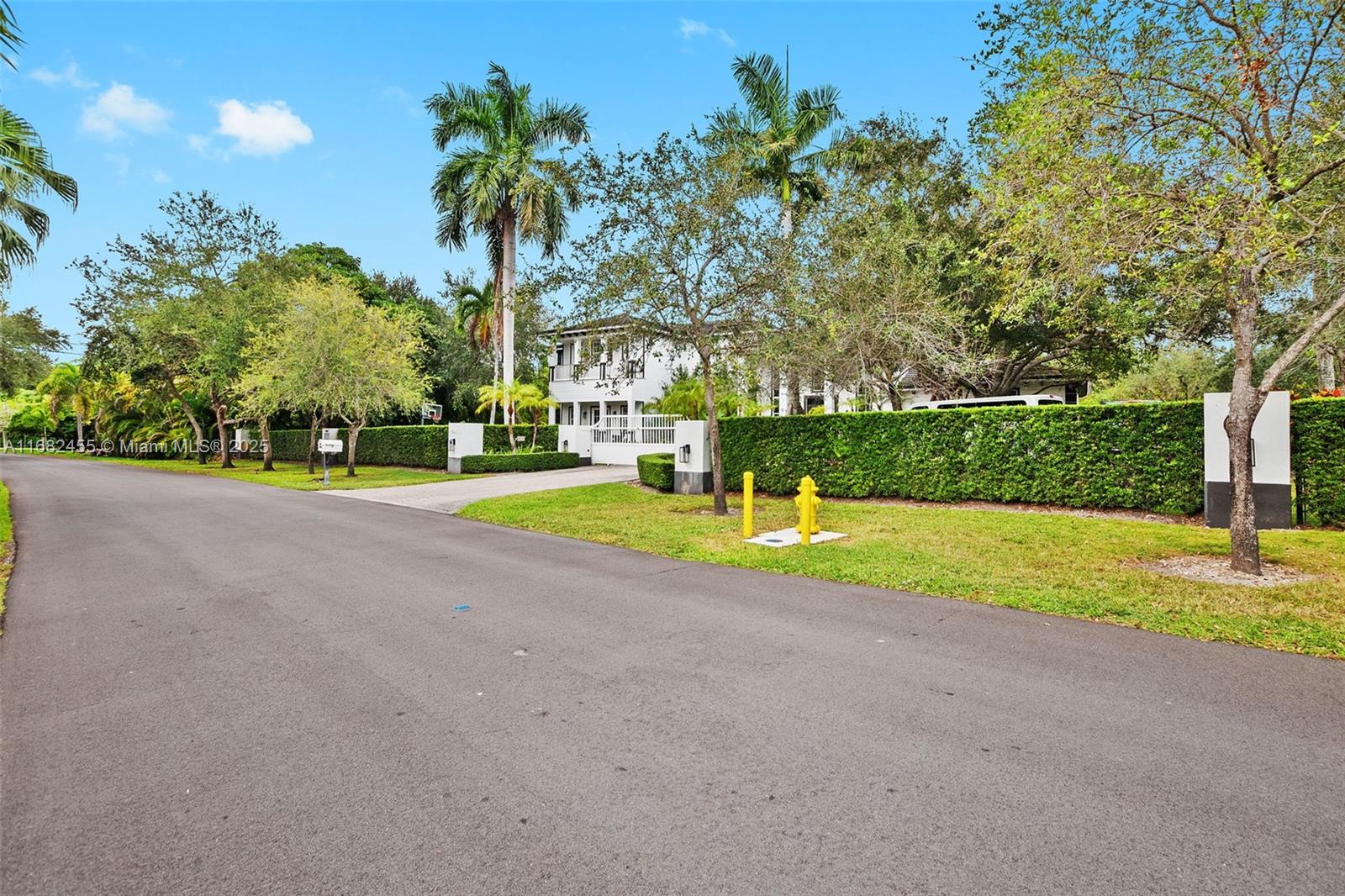 5901 Rolling Rd Drive Pinecrest, FL 33156 - Photo 35 of 35