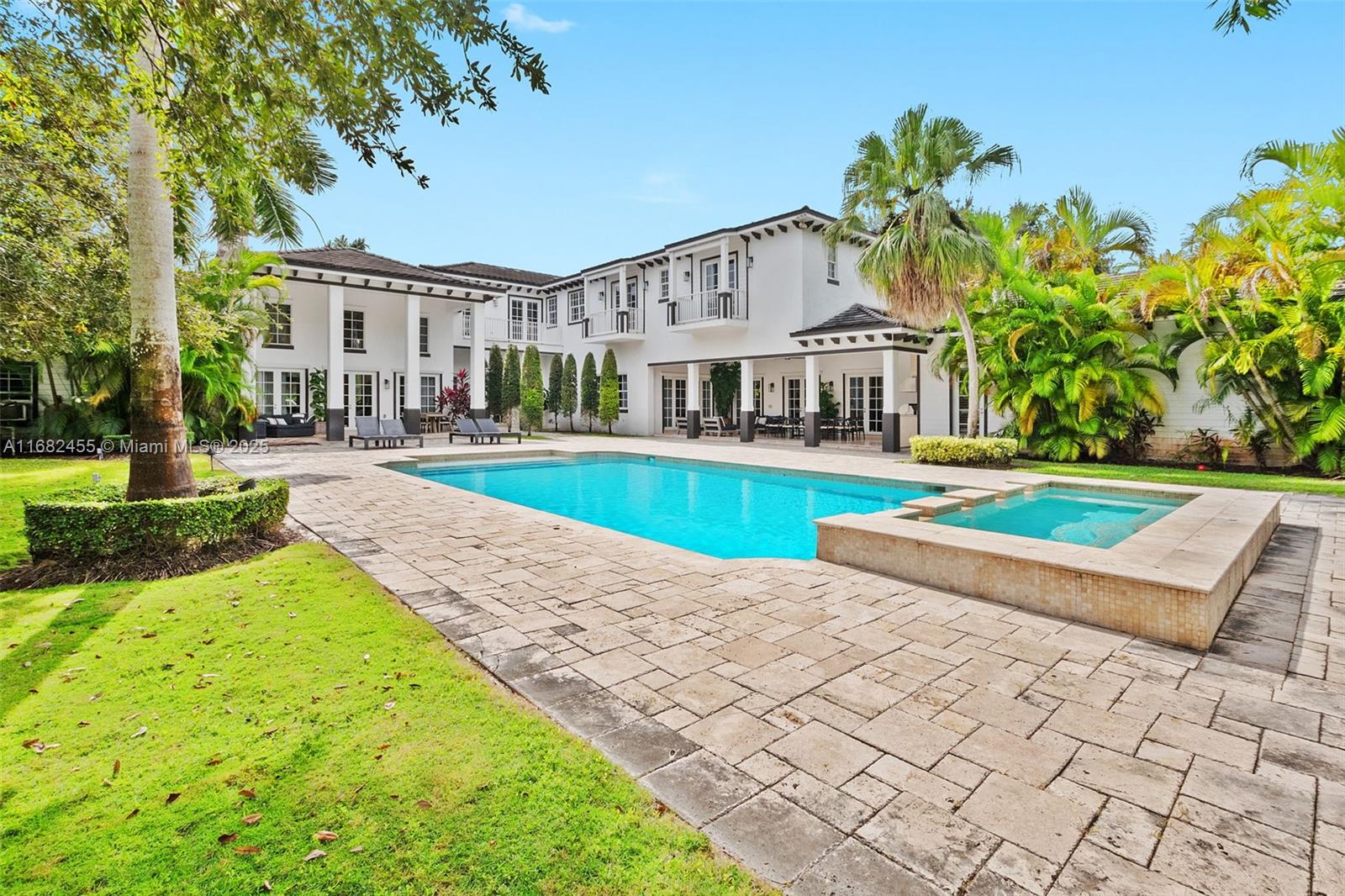 5901 Rolling Rd Drive Pinecrest, FL 33156 - Photo 6 of 35