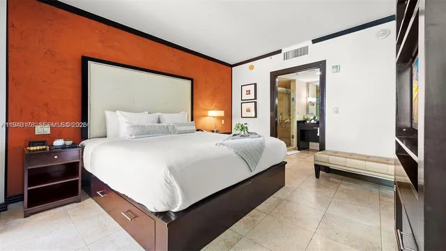 $4,200 | 1437 Collins Avenue, Unit 327, Miami Beach, FL 33139