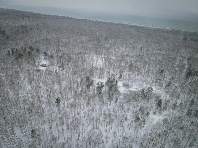 $229,900 | 4986 North Ridge Road, Pentwater, MI 49449