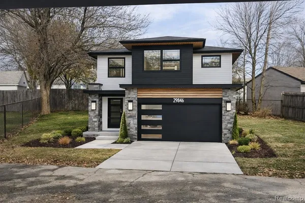 $325,000 | 16641 Stephens, Eastpointe, MI 48021