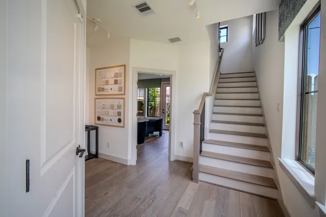 $699,999 | 1715 Bologna Lane, Houston, TX 77055