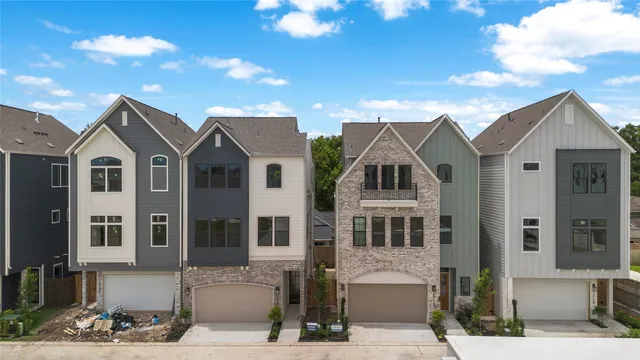 $699,999 | 1715 Bologna Lane, Houston, TX 77055