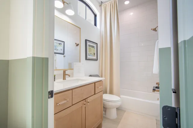 $699,999 | 1715 Bologna Lane, Houston, TX 77055