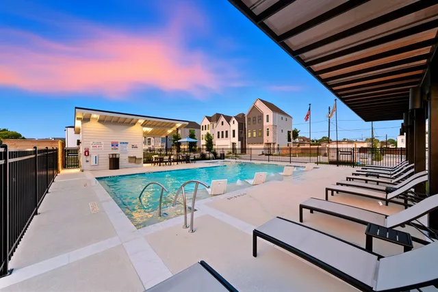 $699,999 | 1715 Bologna Lane, Houston, TX 77055