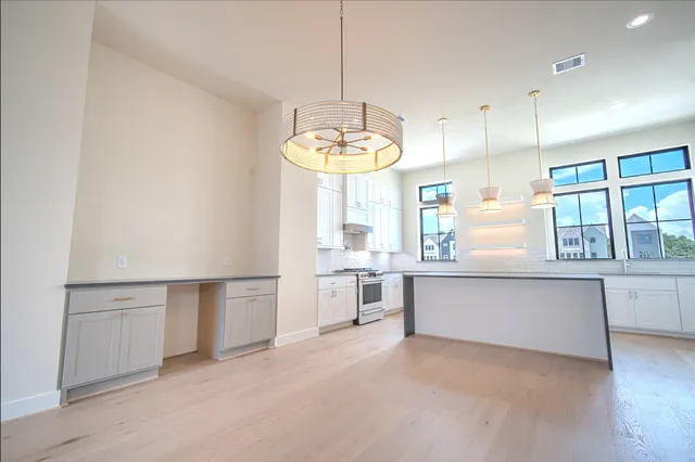 $699,999 | 1715 Bologna Lane, Houston, TX 77055