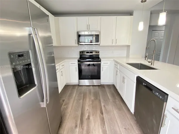 $2,400 | 440 21st Street, Unit 2, West Palm Beach, FL 33407