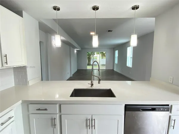 $2,400 | 440 21st Street, Unit 2, West Palm Beach, FL 33407