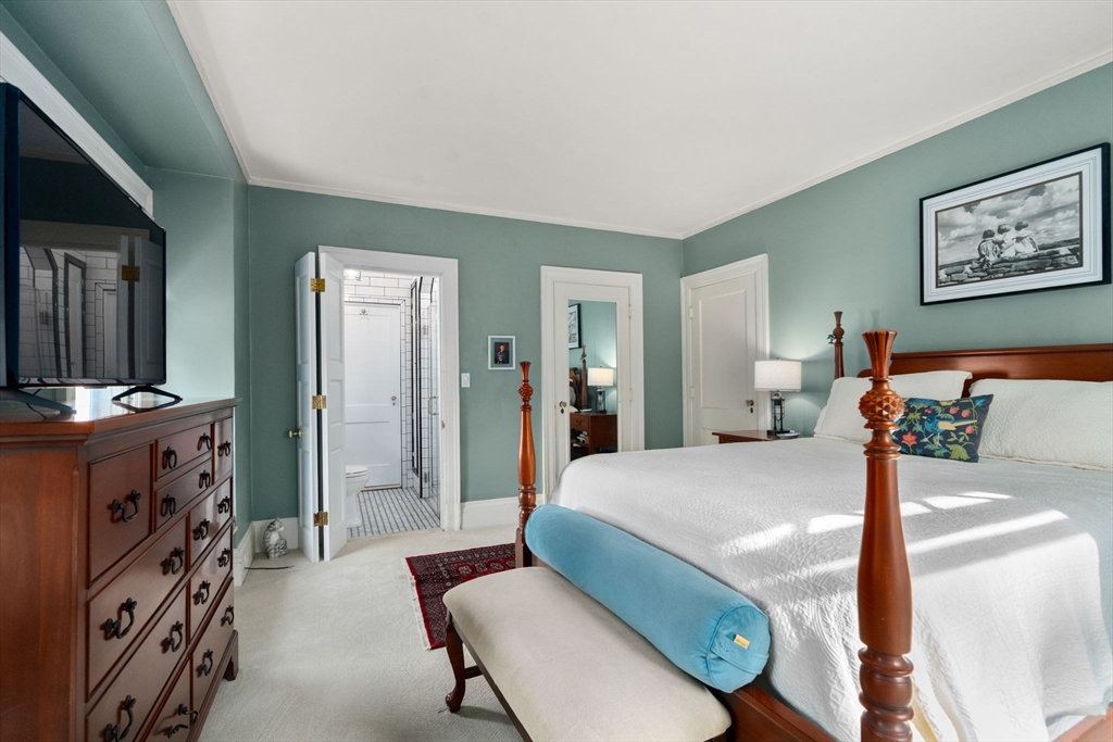 22 Whitman Road Worcester, MA 01609 - Photo 19 of 42