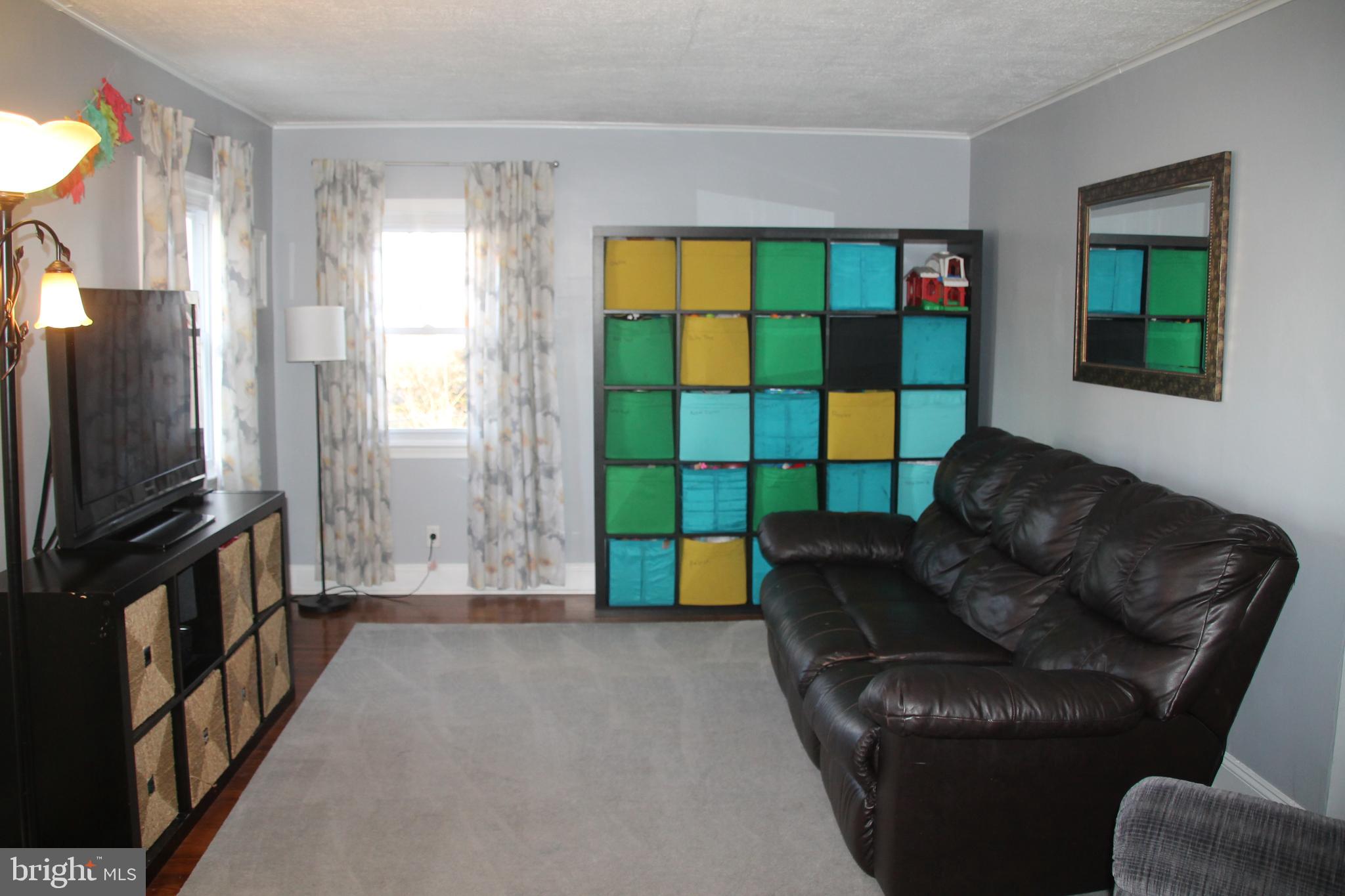 424 Crescent Road Hatboro, PA 19040 - Photo 3 of 34