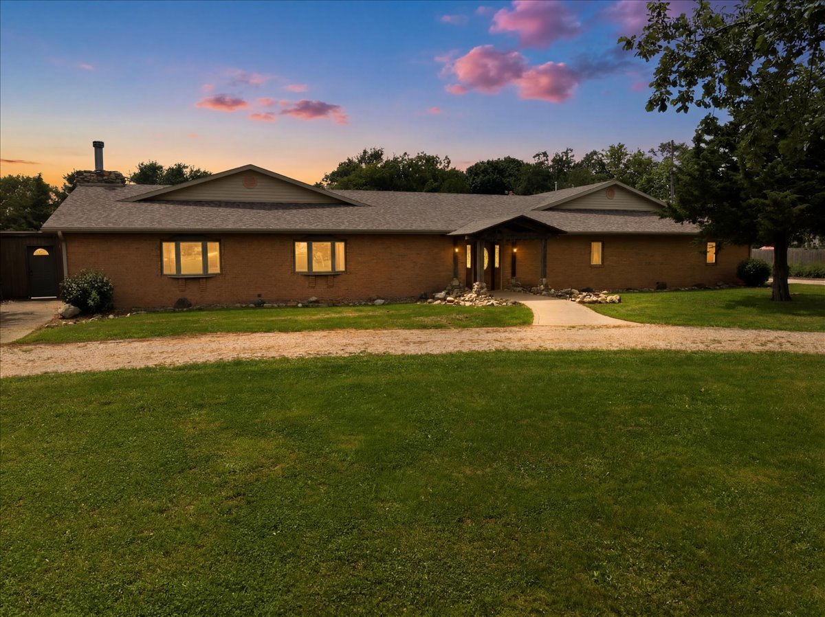 311 Gerrard Street Chenoa, IL 61726 - Photo 1 of 71