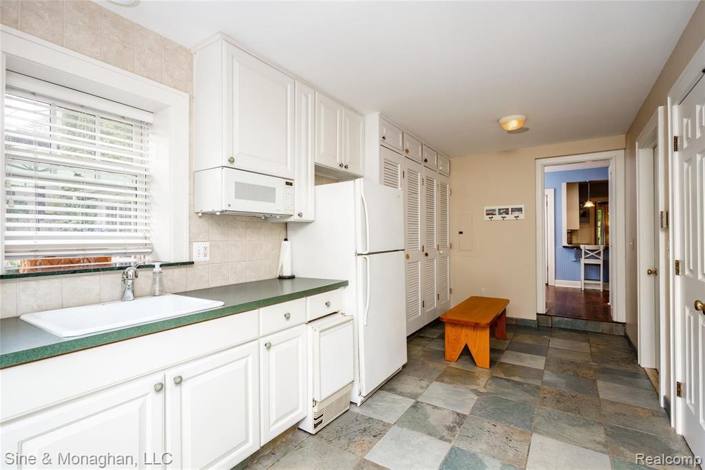 1114 Berkshire Road Grosse Pointe Park, MI 48230 - Photo 20 of 49
