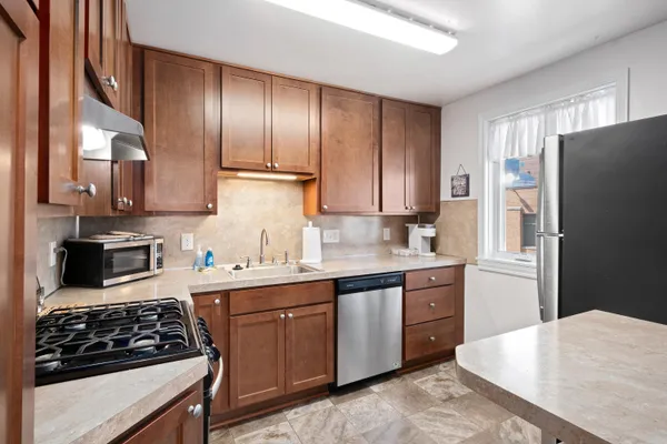 $1,500,000 | 20-22 Crescent Street Northeast, Grand Rapids, MI 49503