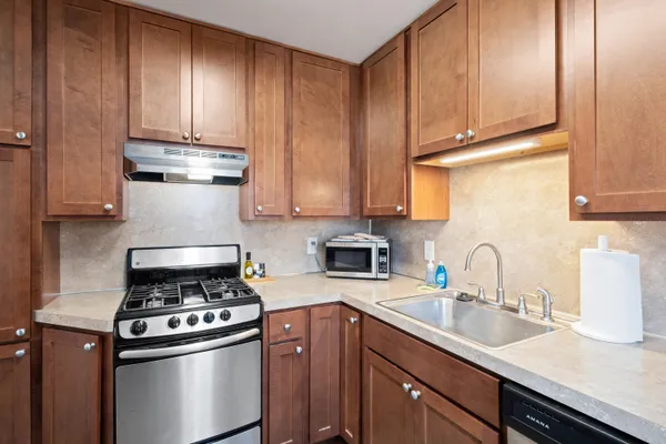 $1,500,000 | 20-22 Crescent Street Northeast, Grand Rapids, MI 49503