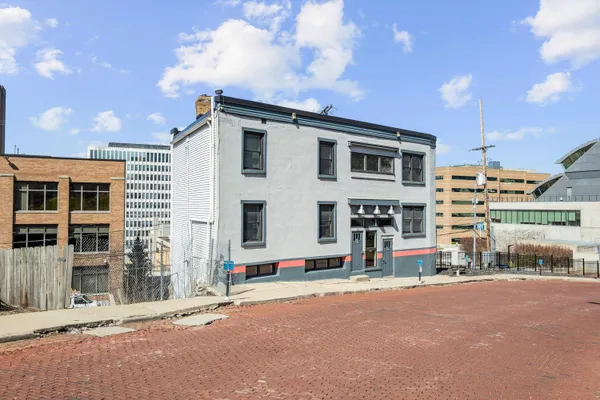 $1,500,000 | 20-22 Crescent Street Northeast, Grand Rapids, MI 49503