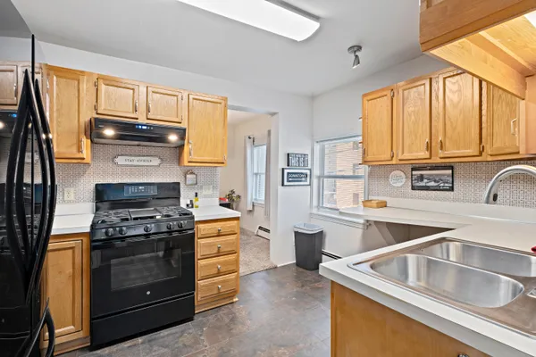$1,500,000 | 20-22 Crescent Street Northeast, Grand Rapids, MI 49503