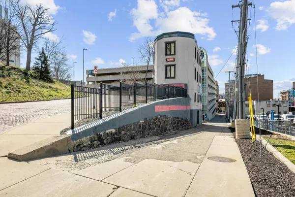 $1,500,000 | 20-22 Crescent Street Northeast, Grand Rapids, MI 49503