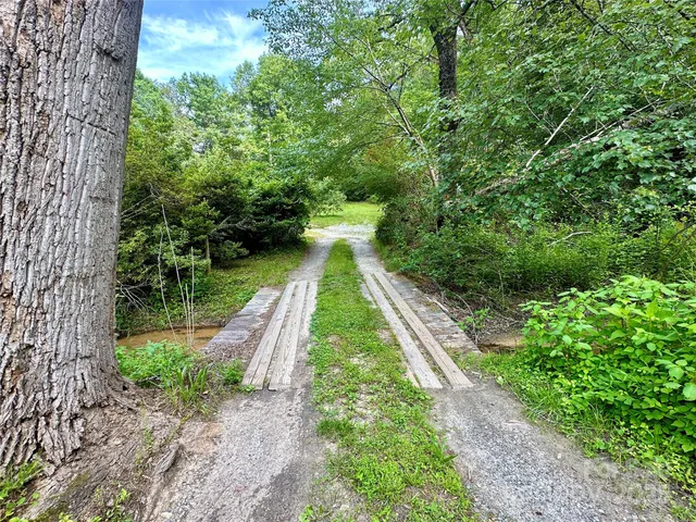 a view of an outdoor space