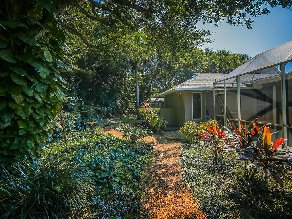 3 Copaire Road Sewall's Point, FL 34996 - Photo 26 of 33 Yard/Garden