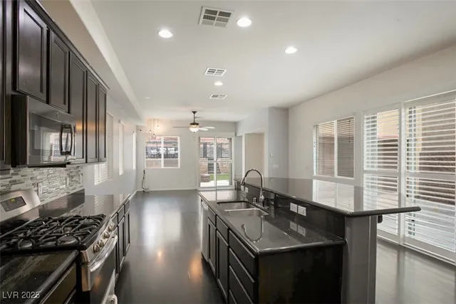 $2,795 | 6561 Grand Concourse Street, Las Vegas, NV 89166