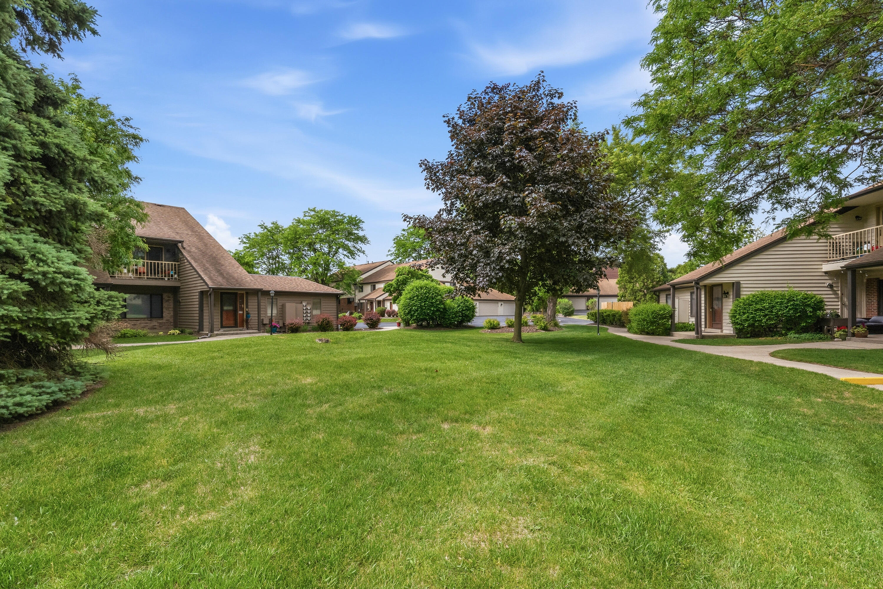 3733 West Loomis Road Greenfield, WI 53221 - Photo 27 of 30 Court Yard Area