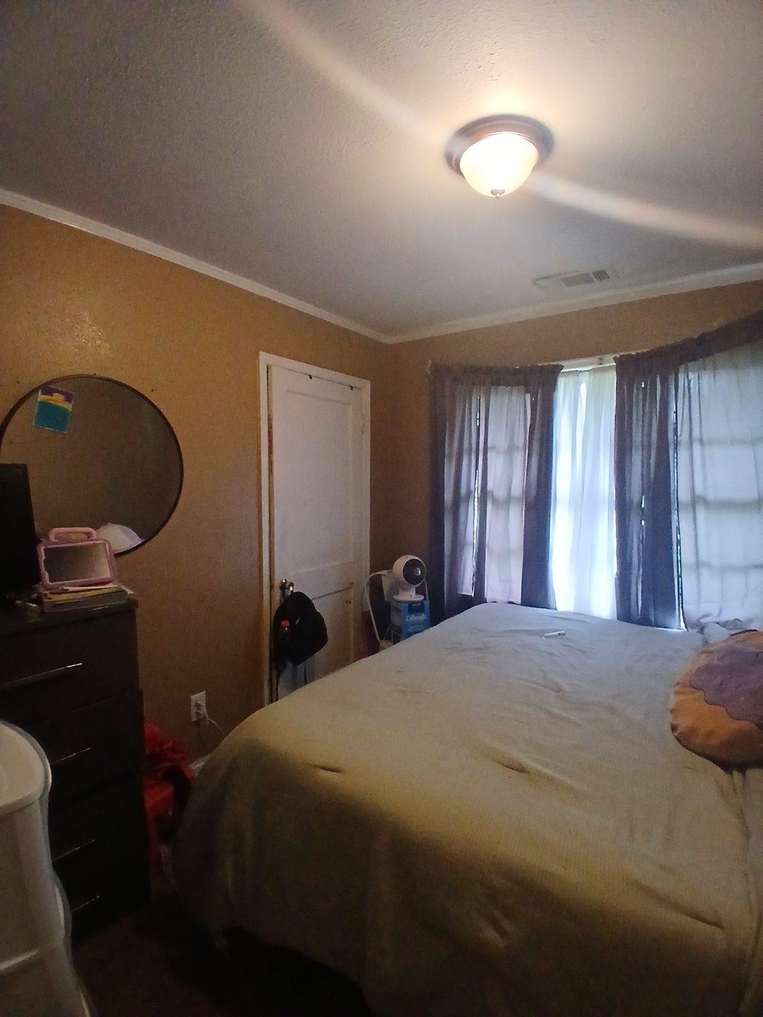 4480 Garnett Road Memphis, TN 38117 - Photo 15 of 15 Ceiling-mounted light fixture illuminates the space