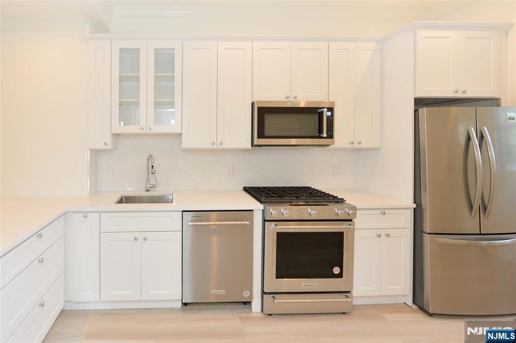 153 Dayton Street, Unit 3 Ridgewood, NJ 07450 - Photo 3 of 15 Gallery Image 3