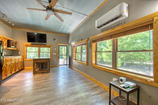 $725,000 | 419 Palomino Run, Jamestown, TN 38556