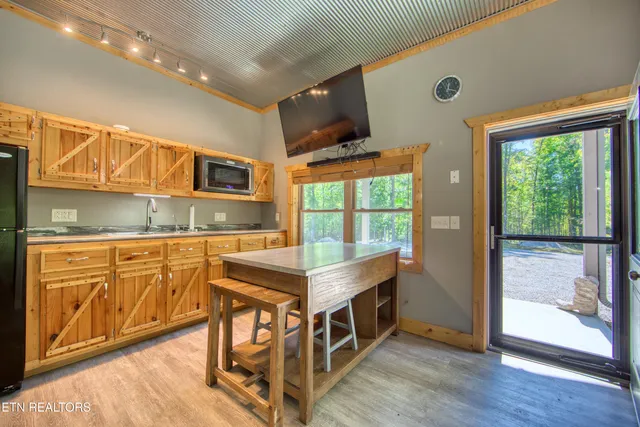 $725,000 | 419 Palomino Run, Jamestown, TN 38556