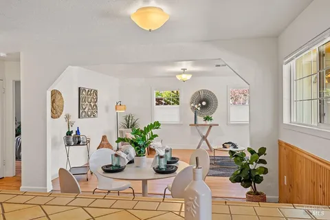 $659,000 | 201 Triplett Drive, Cloverdale, CA 95425