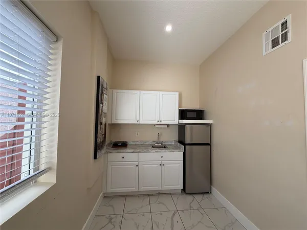 $1,600 | 18255 Southwest 145th Avenue, Unit BACK, Miami, FL 33177