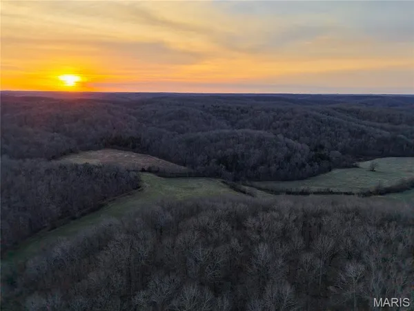$2,511,705 | 881.3 Highway K Jadwin Mo 65501, Jadwin, MO 65501